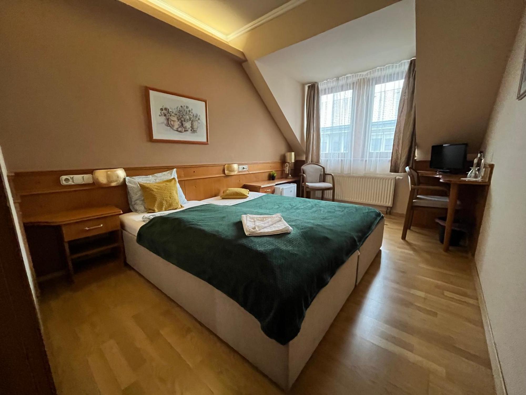 Wagner Vendegudvar Panzio Szombathely Bagian luar foto